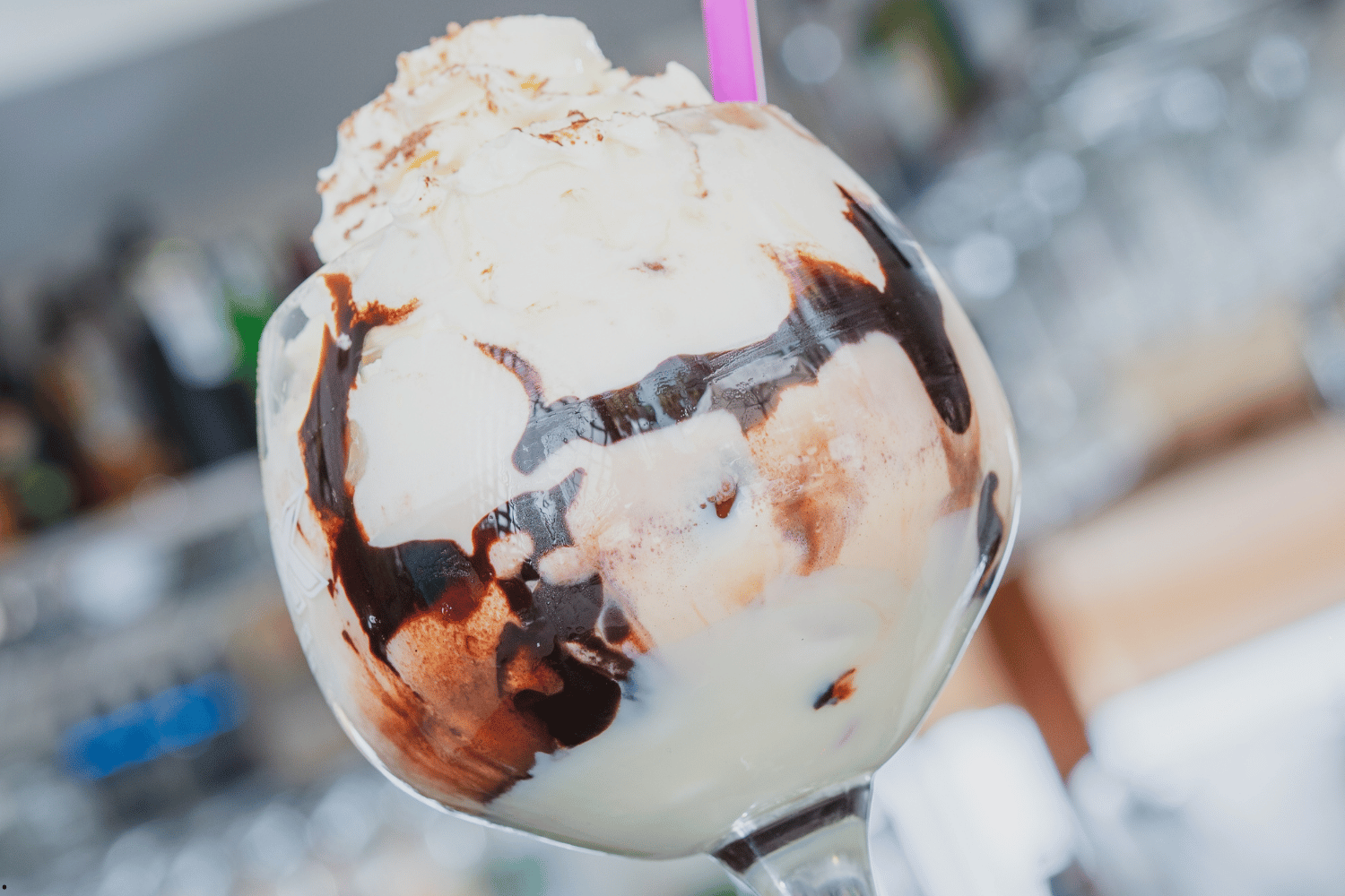 Endulza tu visita con los mejores postres de chiringuito en Málaga. Descubre sabores únicos para cerrar tu comida en la playa